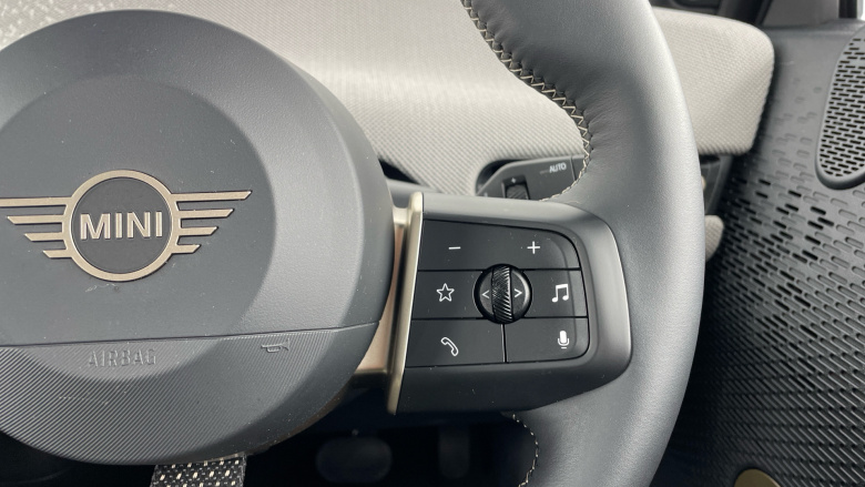 MINI Cooper 135kW E Exclusive [Level 1] 41kWh 3dr Auto Electric Hatchback